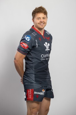 150921 - Scarlets Rugby Squad Headshots - James Davies