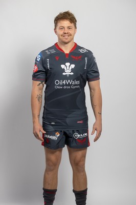 150921 - Scarlets Rugby Squad Headshots - James Davies