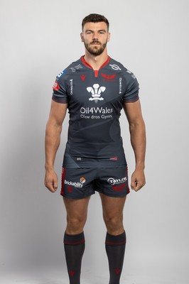 150921 - Scarlets Rugby Squad Headshots - Johnny Williams