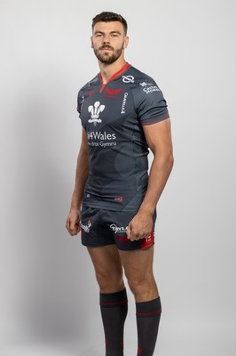 150921 - Scarlets Rugby Squad Headshots - Johnny Williams