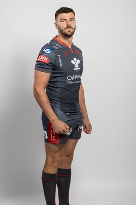 150921 - Scarlets Rugby Squad Headshots - Johnny Williams