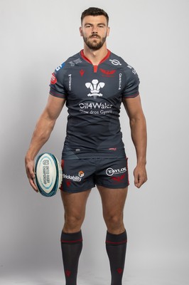 150921 - Scarlets Rugby Squad Headshots - Johnny Williams