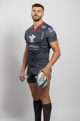 150921 - Scarlets Rugby Squad Headshots - Johnny Williams