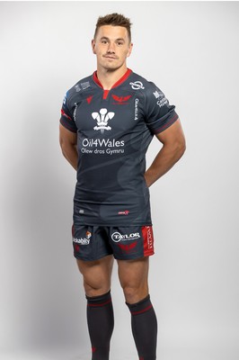 150921 - Scarlets Rugby Squad Headshots - Jonathan Davies