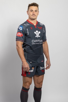 150921 - Scarlets Rugby Squad Headshots - Jonathan Davies