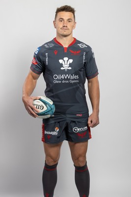 150921 - Scarlets Rugby Squad Headshots - Jonathan Davies