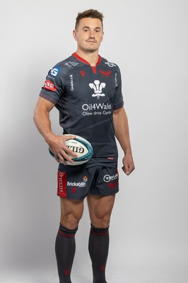 150921 - Scarlets Rugby Squad Headshots - Jonathan Davies