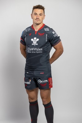 150921 - Scarlets Rugby Squad Headshots - Jonathan Davies