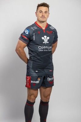 150921 - Scarlets Rugby Squad Headshots - Jonathan Davies