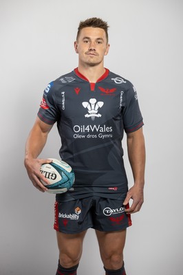 150921 - Scarlets Rugby Squad Headshots - Jonathan Davies