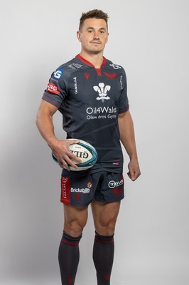 150921 - Scarlets Rugby Squad Headshots - Jonathan Davies