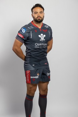 150921 - Scarlets Rugby Squad Headshots - Josh Macloed