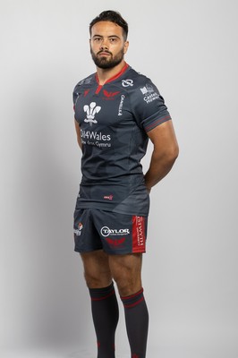 150921 - Scarlets Rugby Squad Headshots - Josh Macloed