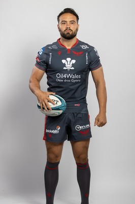 150921 - Scarlets Rugby Squad Headshots - Josh Macloed