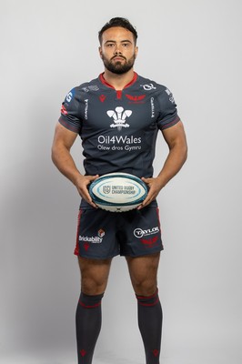 150921 - Scarlets Rugby Squad Headshots - Josh Macloed