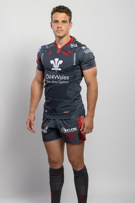 150921 - Scarlets Rugby Squad Headshots - Kieran Hardy