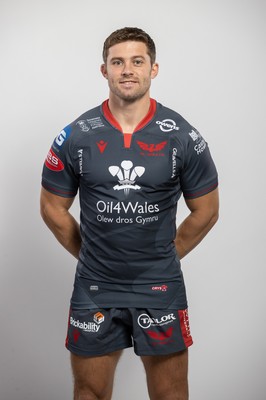 150921 - Scarlets Rugby Squad Headshots - Leigh Halfpenny