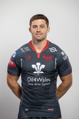 150921 - Scarlets Rugby Squad Headshots - Leigh Halfpenny