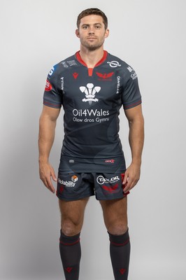 150921 - Scarlets Rugby Squad Headshots - Leigh Halfpenny