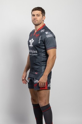 150921 - Scarlets Rugby Squad Headshots - Leigh Halfpenny