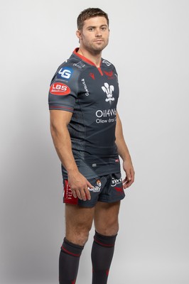 150921 - Scarlets Rugby Squad Headshots - Leigh Halfpenny