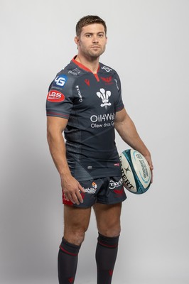 150921 - Scarlets Rugby Squad Headshots - Leigh Halfpenny