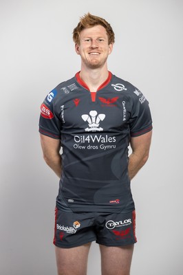 150921 - Scarlets Rugby Squad Headshots - Rhys Patchell