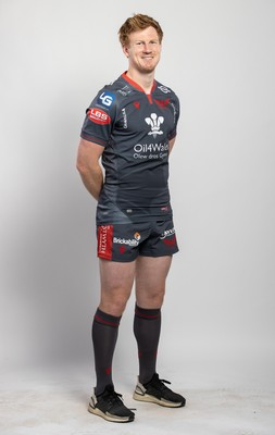 150921 - Scarlets Rugby Squad Headshots - Rhys Patchell