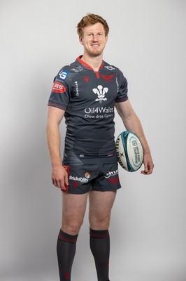 150921 - Scarlets Rugby Squad Headshots - Rhys Patchell