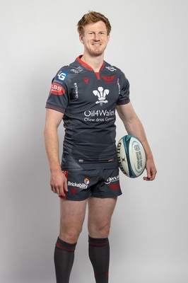 150921 - Scarlets Rugby Squad Headshots - Rhys Patchell