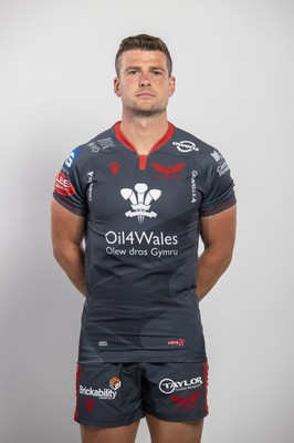 150921 - Scarlets Rugby Squad Headshots - Scott Williams