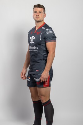 150921 - Scarlets Rugby Squad Headshots - Scott Williams