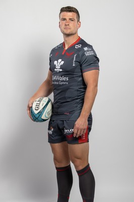 150921 - Scarlets Rugby Squad Headshots - Scott Williams