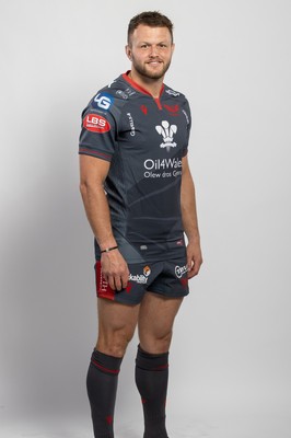 150921 - Scarlets Rugby Squad Headshots - Steff Hughes