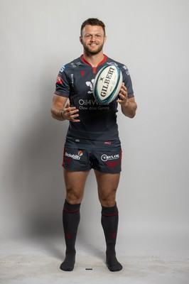 150921 - Scarlets Rugby Squad Headshots - Steff Hughes