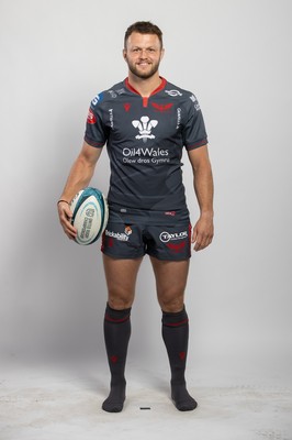 150921 - Scarlets Rugby Squad Headshots - Steff Hughes