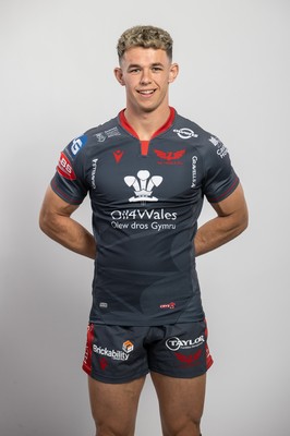 150921 - Scarlets Rugby Squad Headshots - Tom Rogers