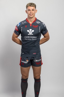 150921 - Scarlets Rugby Squad Headshots - Tom Rogers