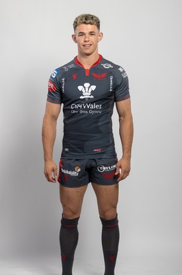 150921 - Scarlets Rugby Squad Headshots - Tom Rogers