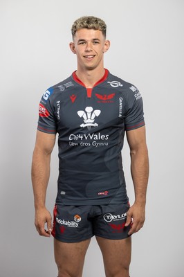 150921 - Scarlets Rugby Squad Headshots - Tom Rogers