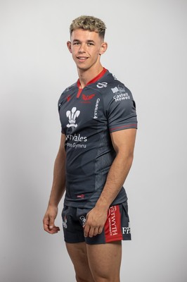 150921 - Scarlets Rugby Squad Headshots - Tom Rogers