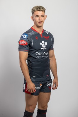 150921 - Scarlets Rugby Squad Headshots - Tom Rogers