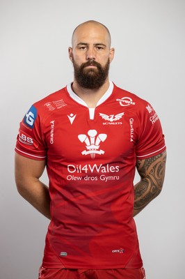 150921 - Scarlets Rugby Squad Headshots - Blade Thomson