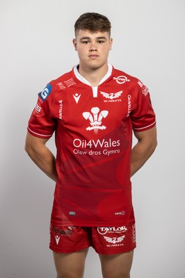 150921 - Scarlets Rugby Squad Headshots - Callum Williams