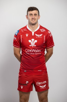 150921 - Scarlets Rugby Squad Headshots - Dan Jones