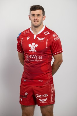 150921 - Scarlets Rugby Squad Headshots - Dan Jones