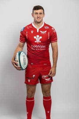 150921 - Scarlets Rugby Squad Headshots - Dan Jones