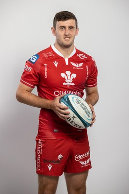 150921 - Scarlets Rugby Squad Headshots - Dan Jones