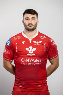 150921 - Scarlets Rugby Squad Headshots - Iestyn Rees