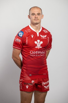 150921 - Scarlets Rugby Squad Headshots - Ioan Nicholas